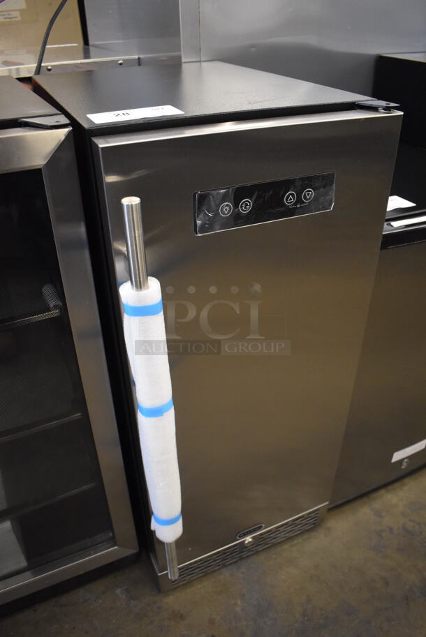 BRAND NEW SCRATCH AND DENT! 2020 Whynter BEF-286SB Stainless Steel Beer Keg Froster Beverage Cooler. 110-120 Volts, 1 Phase. 15x22x35. Tested and Working! - Image 3 of 6