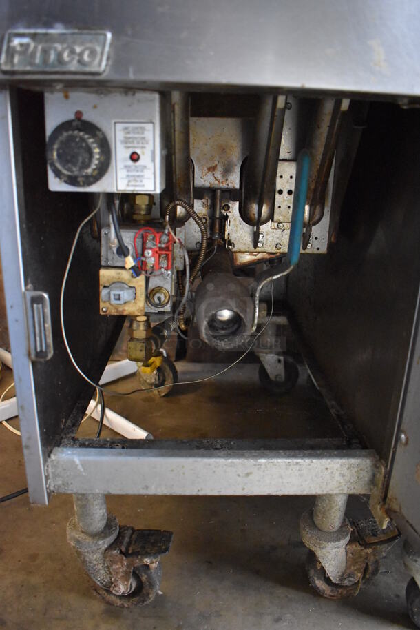Pitco Frialator SG14RS Stainless Steel Commercial Floor Style Propane Gas Powered Deep Fat Fryer on Commercial Casters w/ 3 Metal Fry Baskets and Metal Lid. 122,000 BTU. 16x35x47 - Image 5 of 7