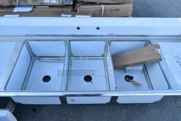 BRAND NEW SCRATCH AND DENT! Steelton 522CS31824LR Stainless Steel Commercial 3 Bay Sink w/ Dual Drain Boards. Bays 18x24. Drain Boards 16x26 - Image 4 of 8