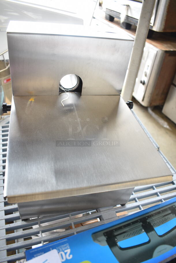 BRAND NEW SCRATCH AND DENT! Backyard Pro Butcher Series BMSTM 18 1/2" x 11 3/8" x 13 3/8" Manual Sausage Tying Machine - Image 3 of 8