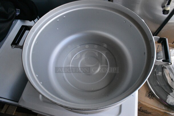 BRAND NEW SCRATCH AND DENT! Avantco 177GRC110NAT Natural Gas 110 Cup (55 Cup Raw) Gas Rice Cooker. 14,000 BTU - Image 7 of 9
