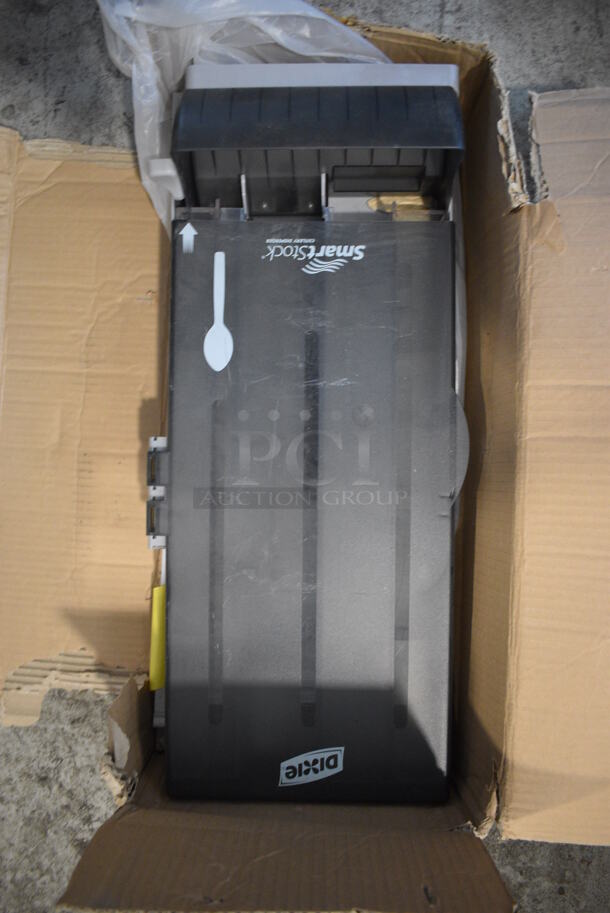 IN ORIGINAL BOX! Dixie Poly Countertop Plastic Spoon Dispenser.  - Image 2 of 6