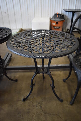 Black Metal Mesh Round Outdoor Patio Table. 23.5x23.5x28.5