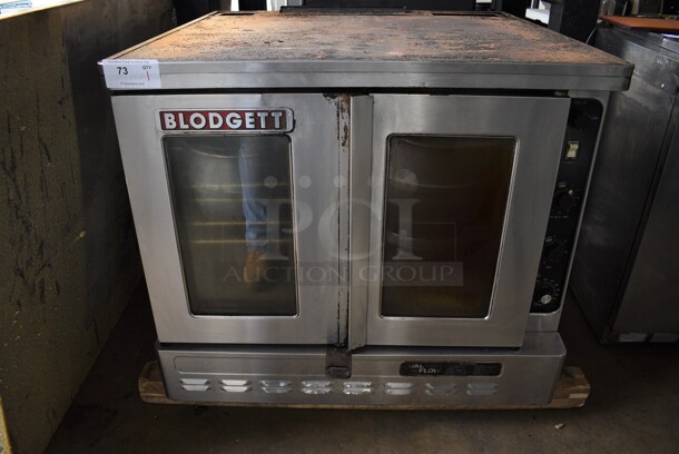 Blodgett Stainless Steel Commercial Natural Gas Powered Full Size Convection Oven w/ View Through Doors, Metal Oven Racks and Thermostatic Controls. 38x37x33