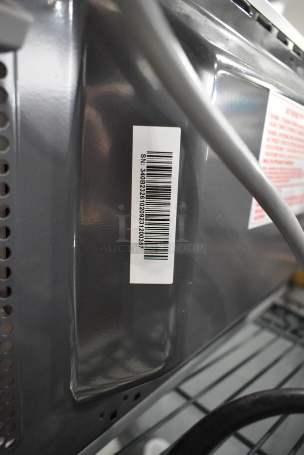 Panasonic NN-SC668S Metal Countertop Microwave Oven w/ Plate. 120 Volts, 1 Phase.  - Image 4 of 5
