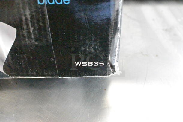 BRAND NEW SCRATCH AND DENT! Waring WSB35 Quick Stik 7" 2-Speed Light-Duty Immersion Blender - 1/6 hp - Image 3 of 3