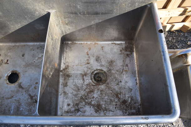 Stainless Steel Commercial 2 Bay Sink. No Legs. 55x28x31. Bay 29x24x13, 22x24x13 - Image 4 of 5
