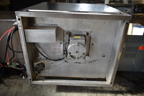 Blodgett SHO-100-E Stainless Steel Commercial Electric Powered Full Size Convection Oven w/ View Through Doors, Metal Oven Racks and Thermostatic Controls. - Image 8 of 8