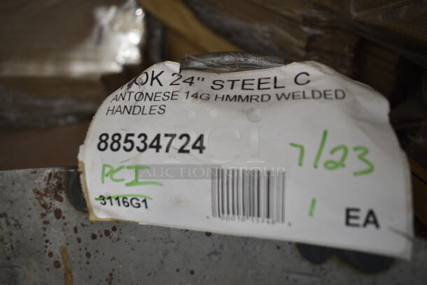 BRAND NEW SCRATCH AND DENT! 88534724 Town 34724 24" Hand Hammered Cantonese Wok - Image 5 of 6