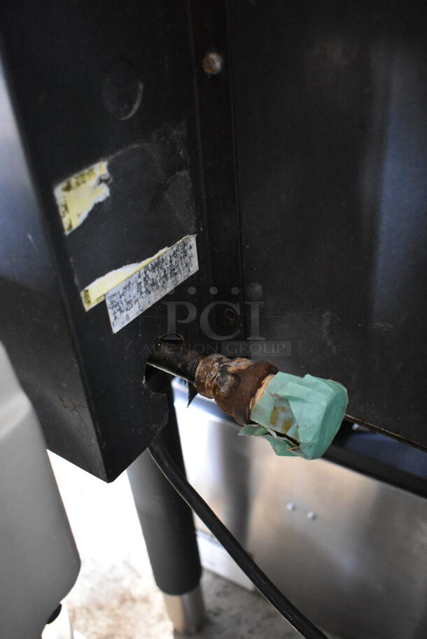 Vulcan Stainless Steel Commercial Propane Gas Powered Full Size Convection Oven w/ View Through Doors, Metal Oven Racks and Thermostatic Controls. - Image 9 of 10