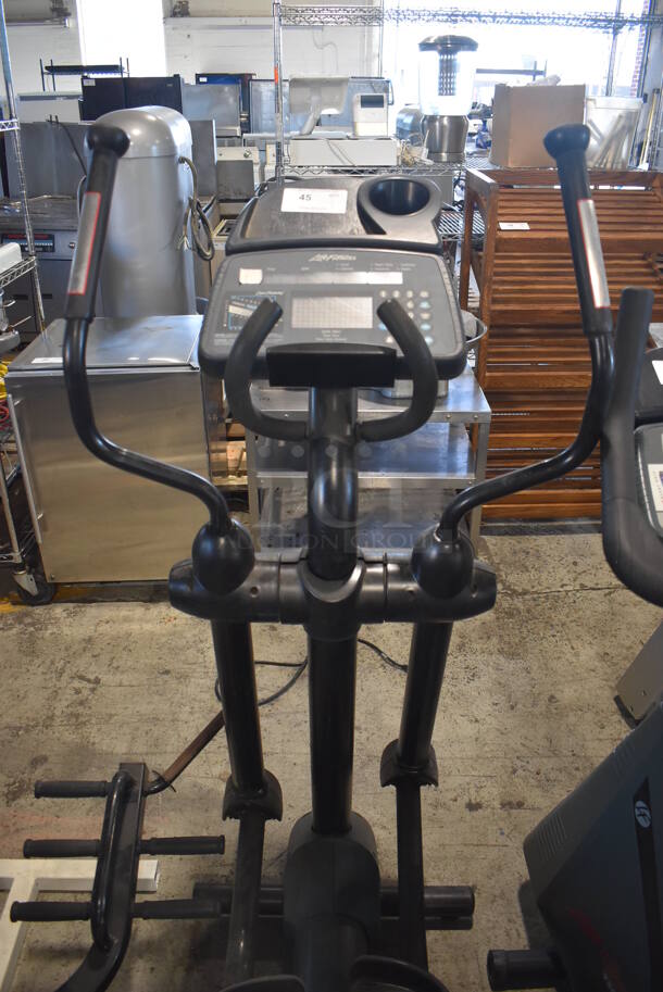 Life Fitness 9500HR Metal Commercial Floor Style Elliptical. 20x76x64. Tested and Working! - Image 4 of 6