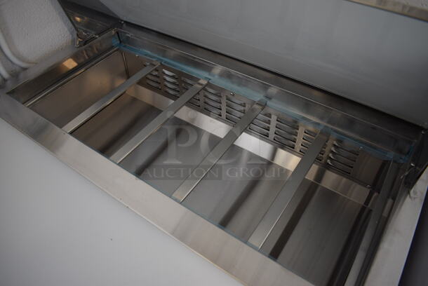 BRAND NEW SCRATCH AND DENT! Avantco Model 178SSPT36HC Stainless Steel Commercial Sandwich Salad Prep Table Bain Marie Mega Top on Commercial Casters. 115 Volts, 1 Phase. 36.5x30.5x37.5. Tested and Working! - Image 3 of 7