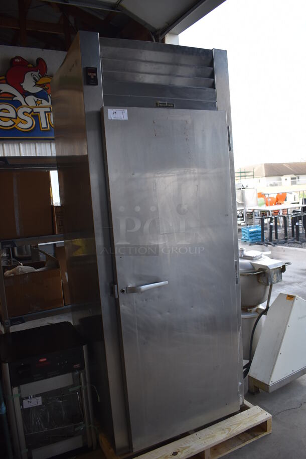 Traulsen RRI132HUT-FHS ENERGY STAR Stainless Steel Commercial Single Door Roll In Rack Cooler w/ Ramp. 115 Volts, 1 Phase. 35.5x35x90. Tested and Working! - Image 2 of 7