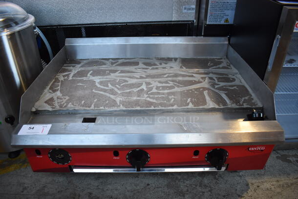 BRAND NEW SCRATCH AND DENT! 2021 Avantco 177CAG36TG Stainless Steel Commercial Countertop Natural Gas Powered Flat Top Griddle. 36x30x16