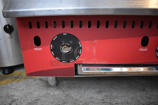 BRAND NEW SCRATCH AND DENT! 2021 Avantco 177CAG36TG Stainless Steel Commercial Countertop Natural Gas Powered Flat Top Griddle. 36x30x16 - Image 5 of 7