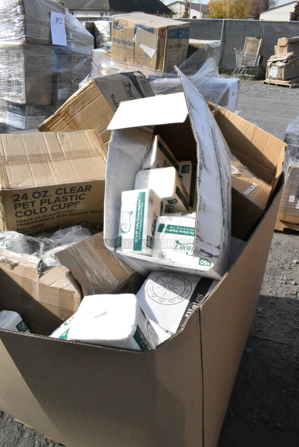 15 BRAND NEW Boxes Including Choice Napkins, 500CC16 Choice Clear PET Customizable Plastic Cold Cup - 16 oz. - 1000/Case, 24 oz Clear PET Plastic Cold Cups. 15 Times Your Bid!  - Image 4 of 5
