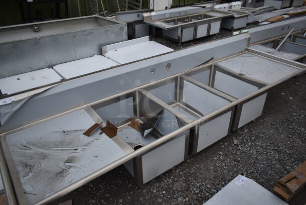 BRAND NEW SCRATCH AND DENT! Regency 600S32030230 124" 16-Gauge Stainless Steel Three Compartment Commercial Sink with 2 Drainboards - 20" x 30" x 14" Bowls - Image 3 of 9