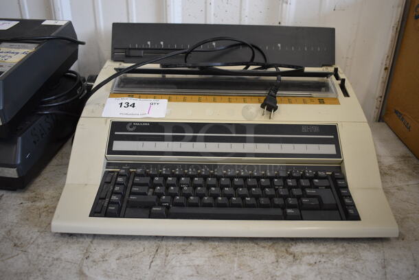 Nakajima Model AE-710 Countertop Electronic Typewriter. 18x17x9