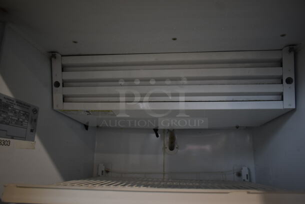 National ULG30BSP-5 Metal Commercial Single Door Reach In Freezer Merchandiser w/ Poly Coated Racks. 115 Volts, 1 Phase. Tested and Powers On But Does Not Get Cold - Image 6 of 7