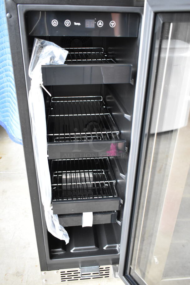 BRAND NEW SCRATCH AND DENT! Whynter BBR-638SB 12" Built In 60 Can Beverage Cooler Merchandiser with Lock, Stainless. 115 Volt, 1 Phase. Tested and Working! - Image 4 of 6