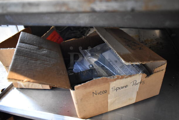 2018 Nieco JF63-2G Stainless Steel Commercial Countertop Natural Gas Powered BroilVection Conveyor Charbroiled Burger Grill. - Image 5 of 9