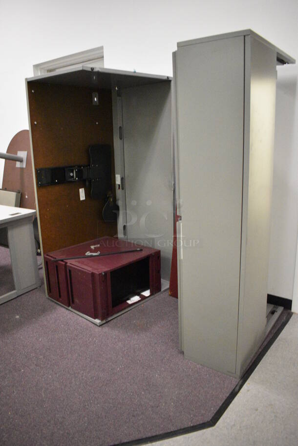 ALL ONE MONEY! Lot of various desk pieces . BUYER MUST REMOVE! - Image 8 of 8