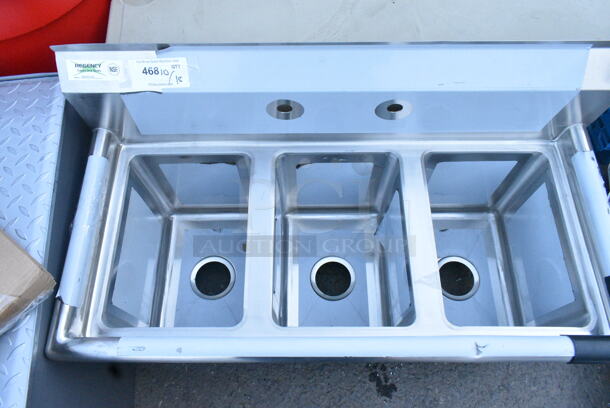 BRAND NEW SCRATCH AND DENT! Regency 600S31014 39" 16-Gauge Stainless Steel Three Compartment Commercial Sink with Galvanized Steel Legs and without Drainboards - 10" x 14" x 12" Bowls - Image 4 of 9