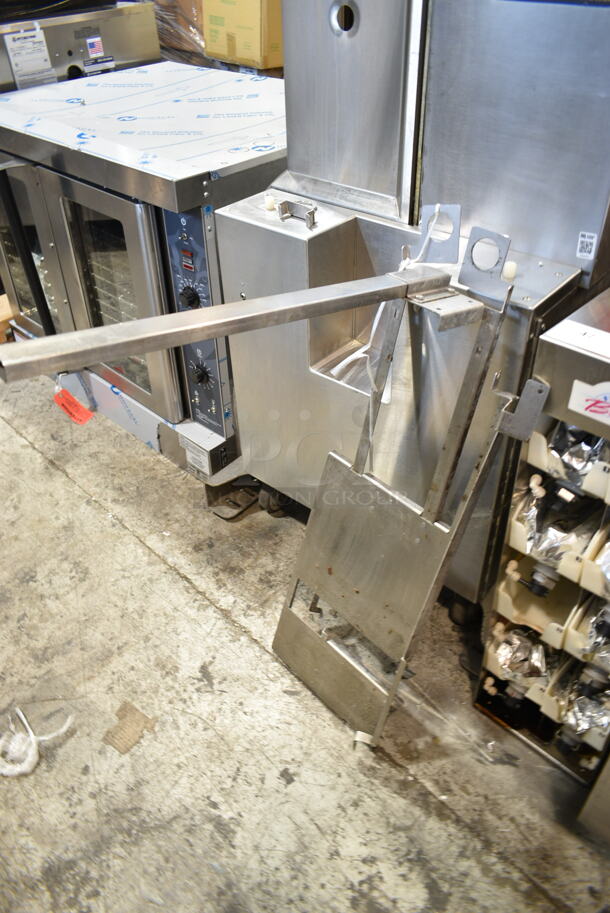 Fresh N Squeeze POS-1 Stainless Steel Commercial Floor Style Automatic Citrus Juicer on Commercial Casters. 120 Volts, 1 Phase. Tested and Working! - Image 2 of 9