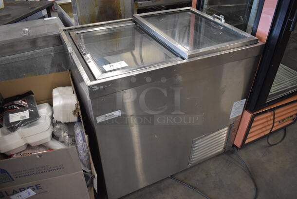 Nelson CG-9 Stainless Steel Commercial Chest Freezer Merchandiser on Commercial Casters. 115 Volts, 1 Phase. 37x27x38. Tested and Working! - Image 2 of 7