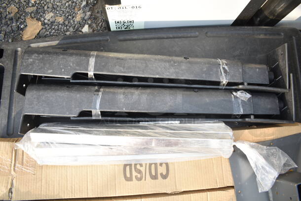 BRAND NEW SCRATCH AND DENT! Black Poly Cart - Image 4 of 5