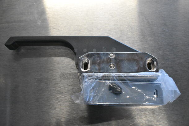 BRAND NEW SCRATCH AND DENT! Lot of 2 Handles. - Image 4 of 5