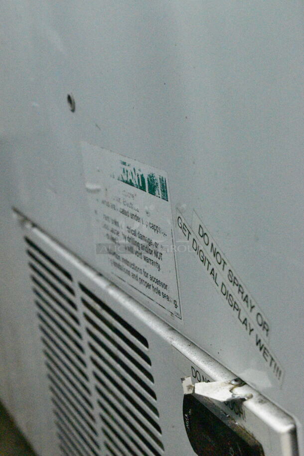 Metal Commercial Floor Style Ice Cream Dipping Cabinet. Tested and Working! - Image 7 of 7