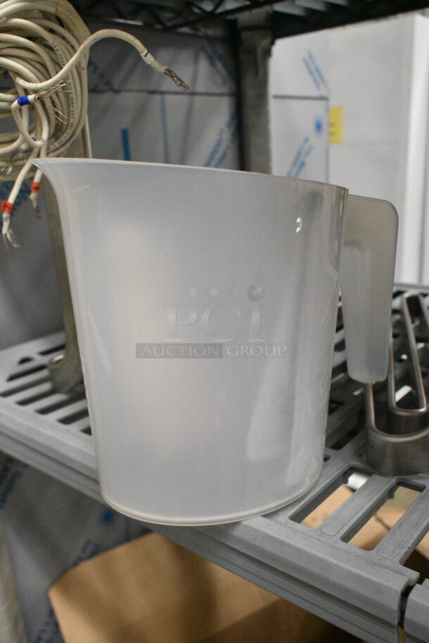 BRAND NEW SCRATCH AND DENT! 2023 Bunn OHW Stainless Steel Commercial 02550.0003 80 oz. Pourover Hot Water Machine. 120 Volts, 1 Phase.  - Image 7 of 8