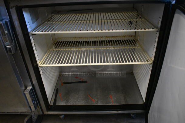 True TSSU-27-8 Stainless Steel Commercial Sandwich Salad Prep Table Bain Marie Mega Top. 115 Volts, 1 Phase. 27.5x30x42.5. Tested and Powers On But Does Not Get Cold - Image 5 of 6