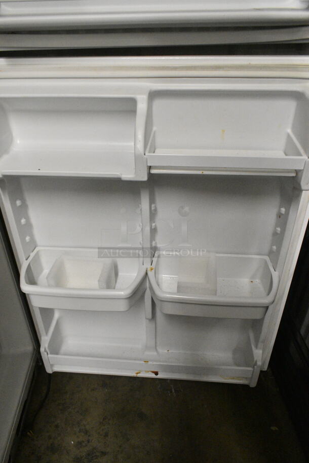Maytag M1TXEGMYW01 Metal Cooler w/ Freezer. 115 Volts, 1 Phase. Tested and Working! - Image 6 of 7