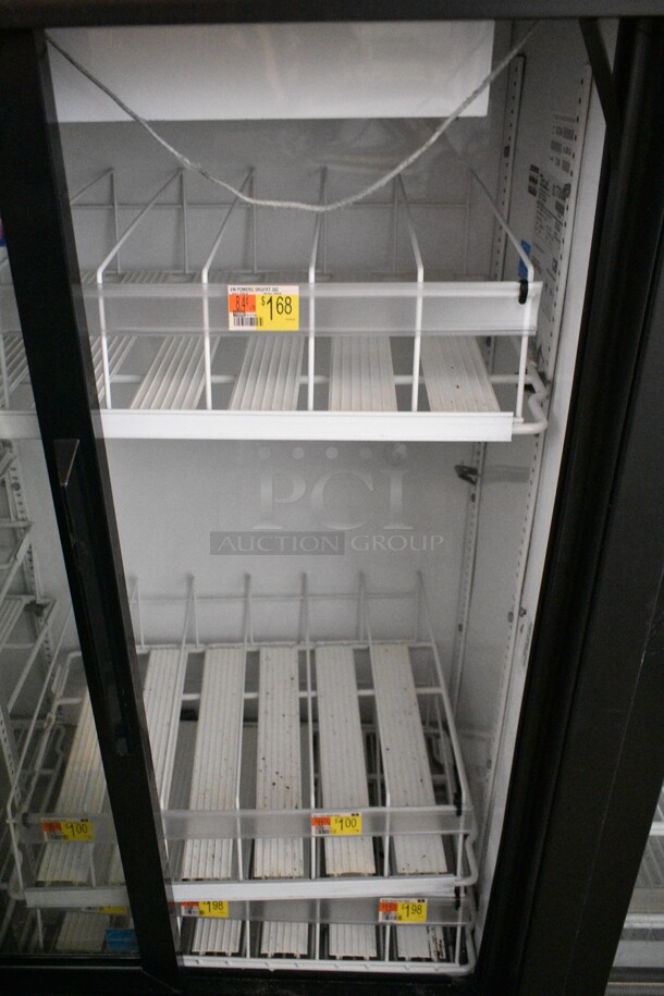 True GDM-41SL-54-LD Metal Commercial 2 Door Reach In Cooler Merchandiser w/ Poly Coated Racks. 115 Volts, 1 Phase. Tested and Working! - Image 4 of 6