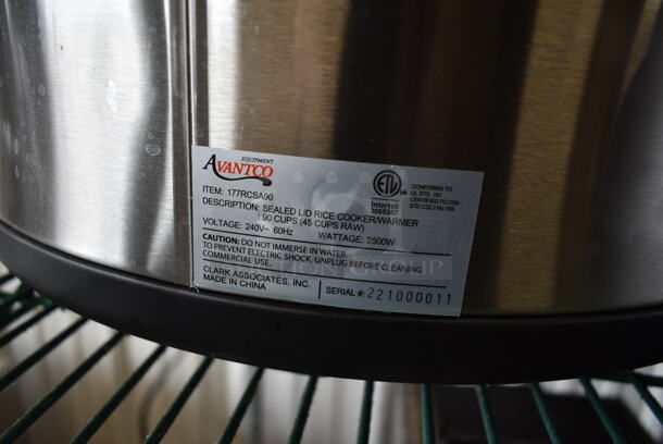 BRAND NEW SCRATCH AND DENT! Avantco 177RCSA90 Stainless Steel Commercial Countertop Sealed Lid Rice Cooker. 240 Volts, 1 Phase.  - Image 7 of 7