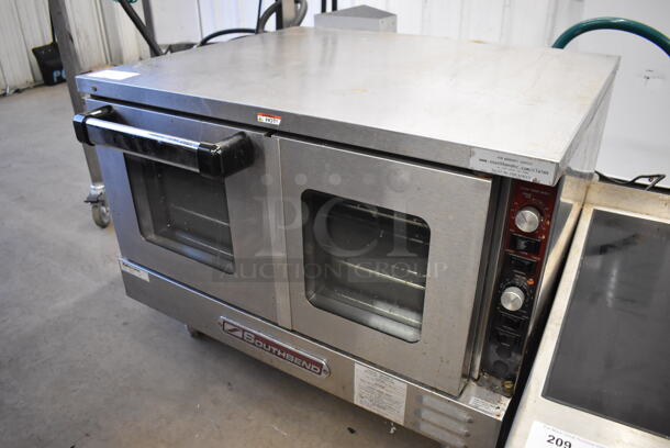Southbend TVGS/32SC Stainless Steel Commercial Natural Gas Powered Oven w/ View Through Doors, Metal Oven Racks and Thermostatic Controls. 36x40x31 - Image 2 of 7