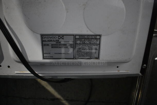 Daewood Model KOR-7L7EB Countertop Microwave Oven w/ Plate. 120 Volts, 1 Phase. 17.5x11x10.5 - Image 5 of 5