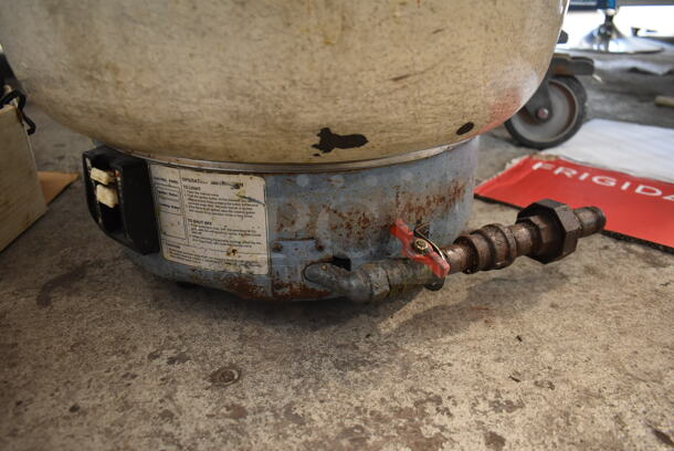 AccuRice GC-6000(N) Metal Commercial Countertop Natural Gas Powered Rice Cooker. 35,000 BTU. - Image 2 of 7