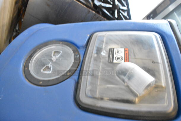 Chariot iExtract Xpedx Floor Cleaning Machine.  - Image 5 of 6