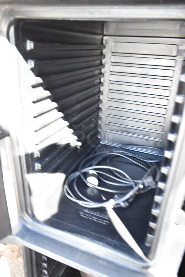 Cambro 47620 Poly 2 Door Reach In Portable Insulated Food Catering Cabinet on Commercial Casters. Missing Lower Door.  - Image 4 of 5