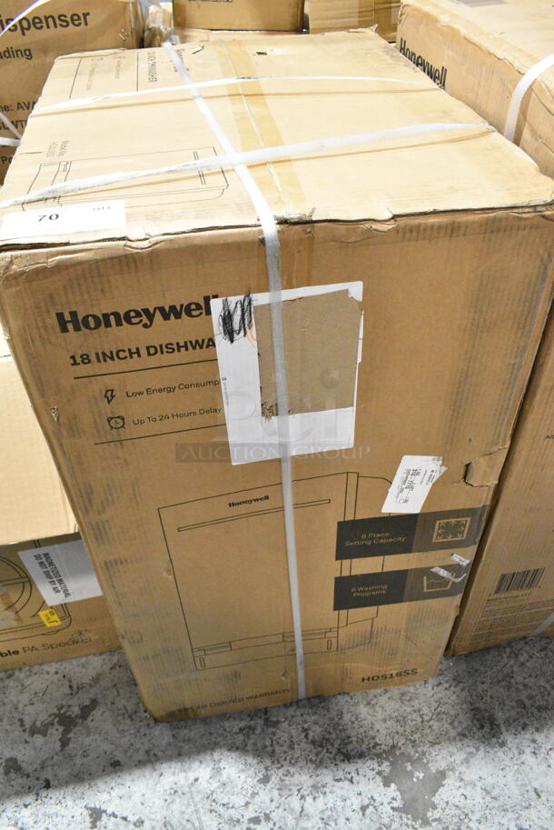 BRAND NEW SCRATCH AND DENT! Honeywell HDS18SS 18" Dishwasher with 8 Place settings, 6 Washing Programs. 120 Volts, 1 Phase. - Image 2 of 3