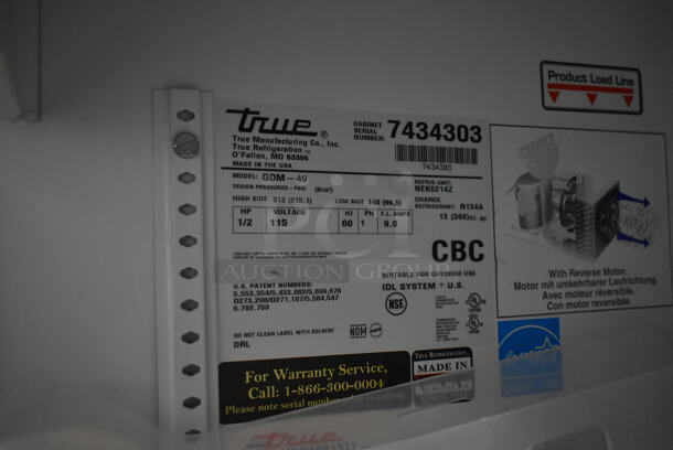 2015 True GDM-49 ENERGY STAR Metal Commercial 2 Door Reach In Cooler Merchandiser w/ Poly Coated Racks. 115 Volts, 1 Phase. Tested and Working! - Image 8 of 9
