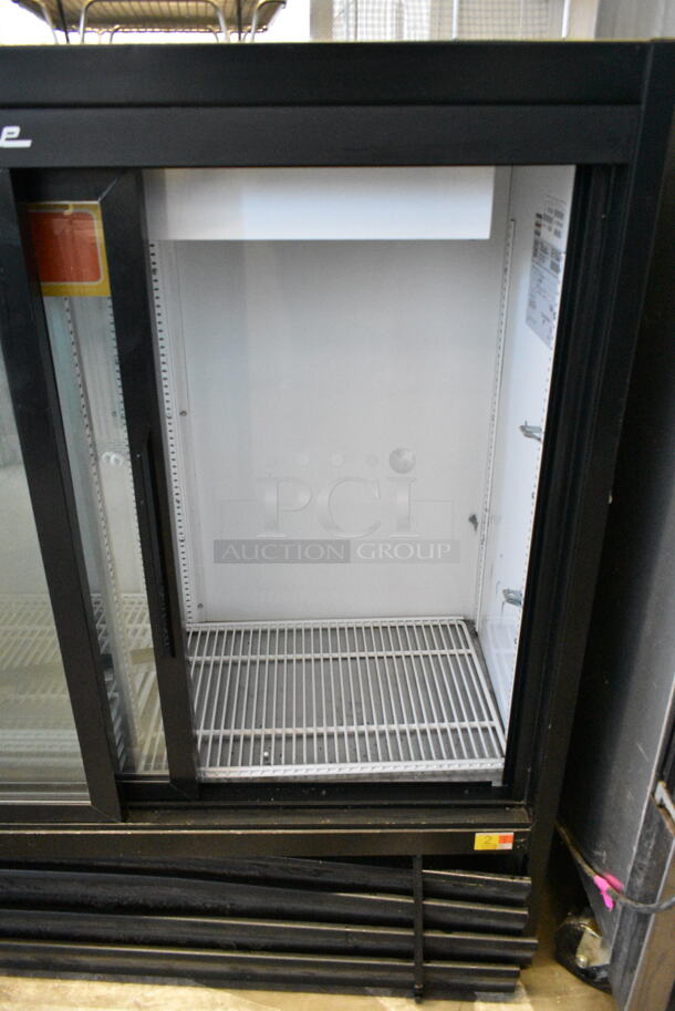 2017 True GDM-41SL-48-HC-LD Metal Commercial 2 Door Reach In Cooler Merchandiser. 115 Volts, 1 Phase. Tested and Working! - Image 6 of 7