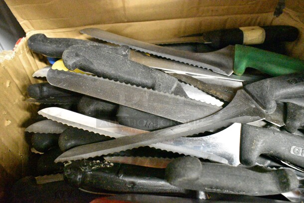 75 SHARPENED Stainless Steel Knives Including Serrated Bread Knives. 75 Times Your Bid!  - Image 4 of 6