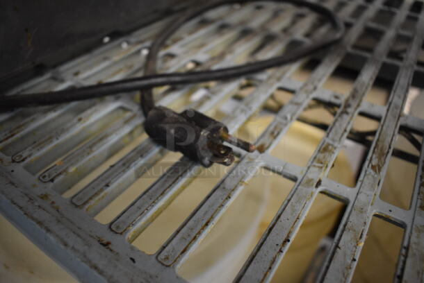 Stainless Steel Commercial Hot Dog Heater. 115 Volts, 1 Phase. 33x20x7. Tested and Working! - Image 5 of 5