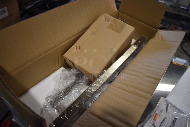 BRAND NEW SCRATCH AND DENT! Metal Light Fixture - Image 3 of 4