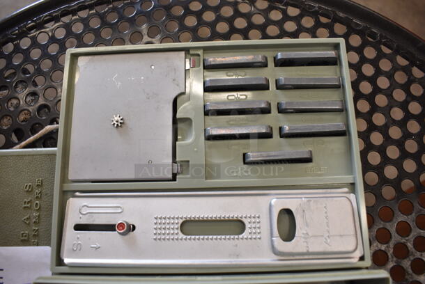 Sears Kenmore Green Poly Button Kit. 7.5x6x3.5 - Image 3 of 4