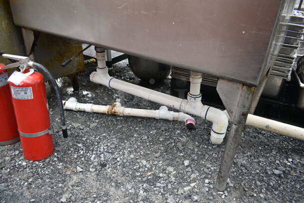 Stainless Steel Commercial 2 Bay Sink w/ Right Side Drain Board, Faucet and Handles. Bays 24x24. Drain Boards 28x24 - Image 5 of 5